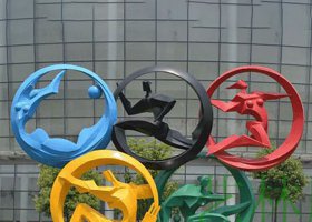 不锈钢五环雕塑
