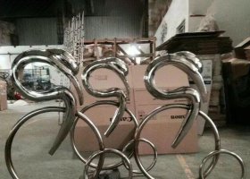 抽象人物赛车不锈钢公园雕塑