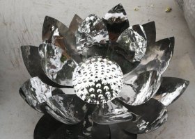 不锈钢镜面荷花公园雕塑