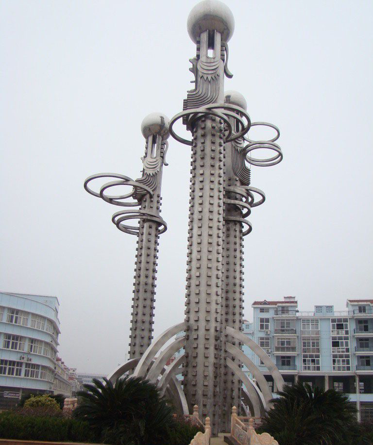 广场不锈钢龙柱景观雕塑图片