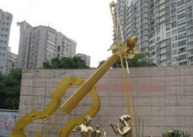 不锈钢抽象拉大提琴人物雕塑