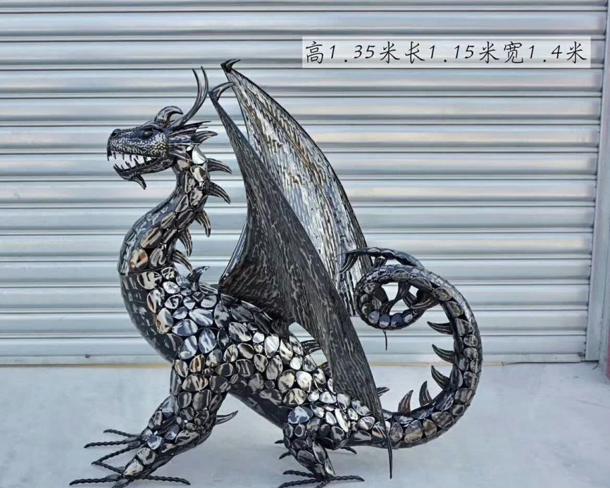 不锈钢镂空翼龙雕塑图片