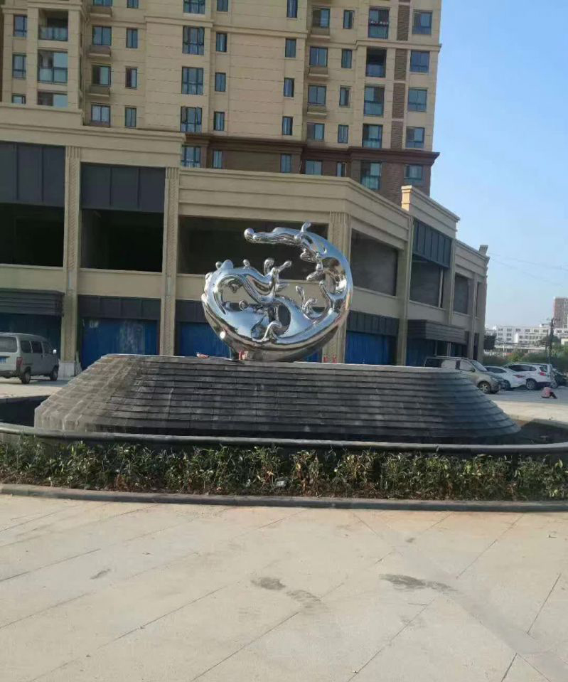 不锈钢商场门口景观雕塑图片