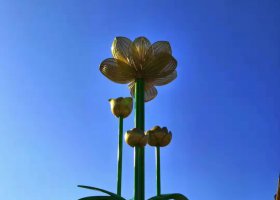 大型企业广场彩色不锈钢花朵绽放雕塑