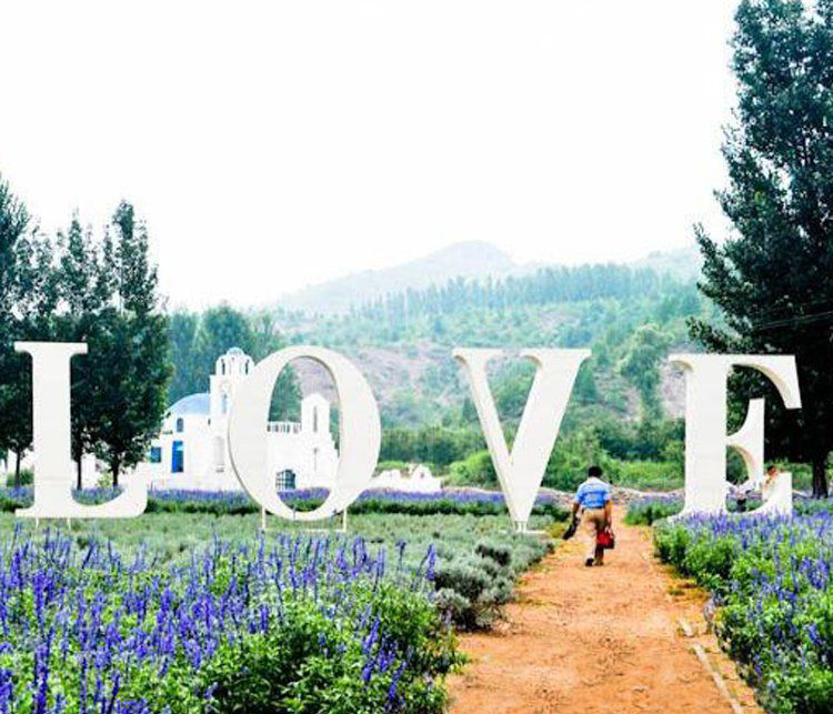 公园不锈钢love英文字母雕塑图片