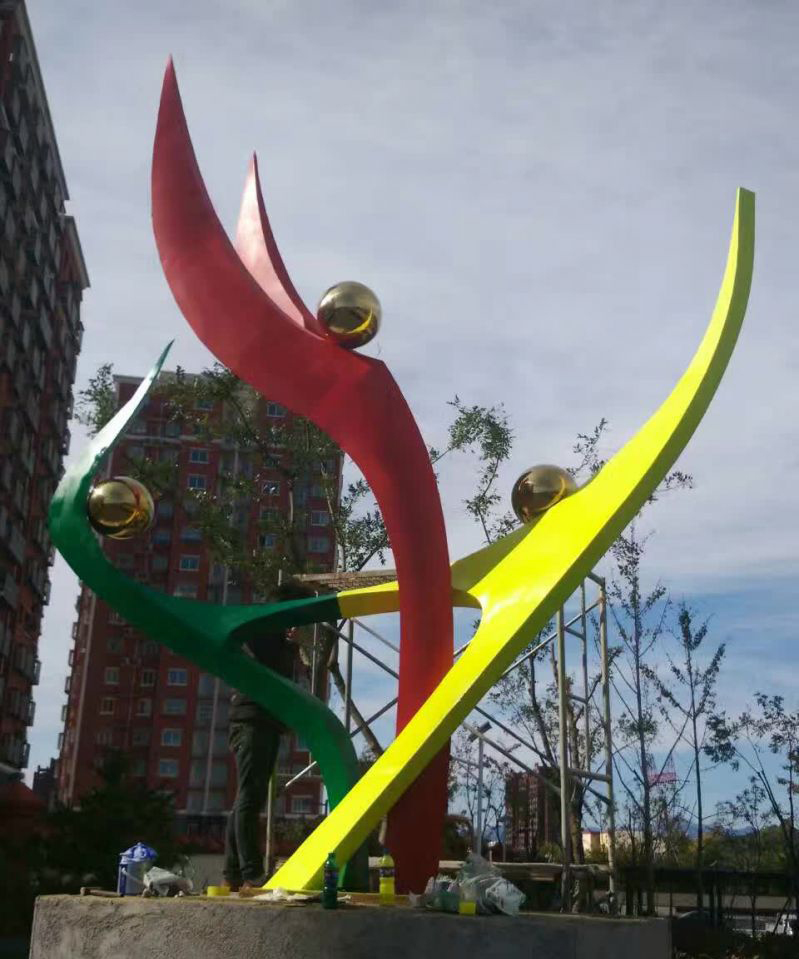 不锈钢城市创意雕塑图片