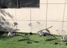 不锈钢镂空蜻蜓雕塑