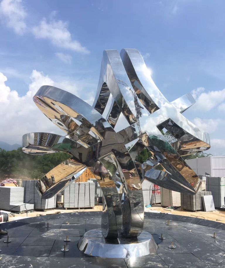 不锈钢售楼部景观装饰雕塑图片