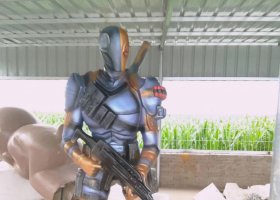 不锈钢英雄人物雕塑