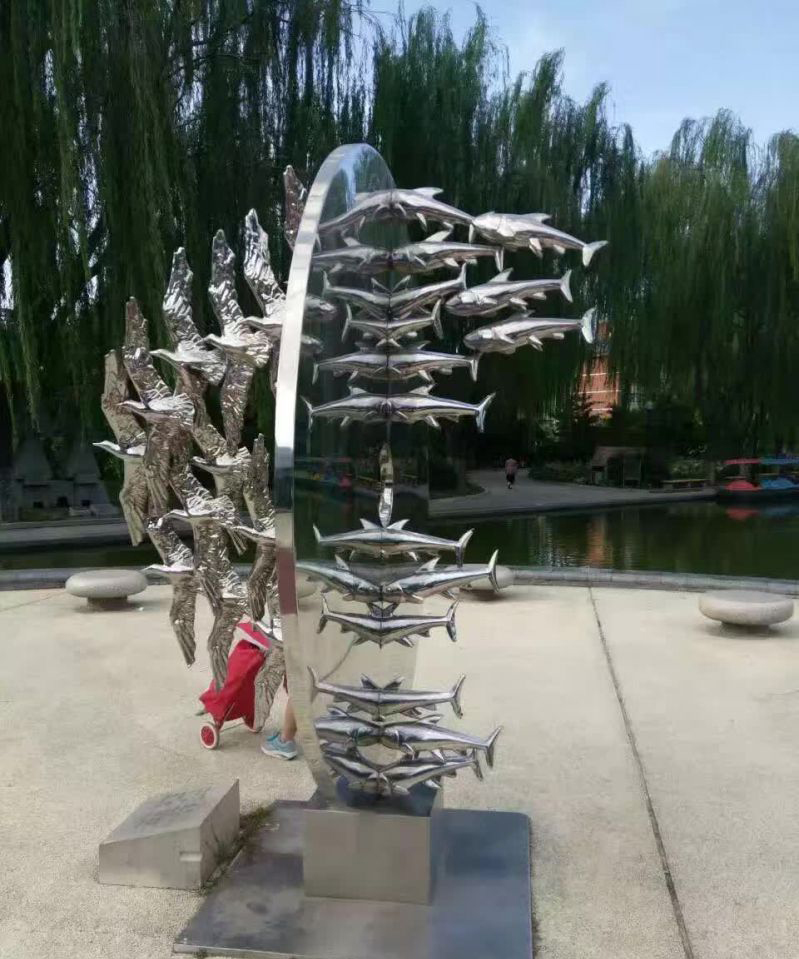 不锈钢公园鱼群雕塑图片