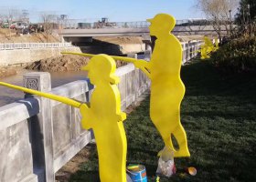 不锈钢剪影钓鱼人物雕塑