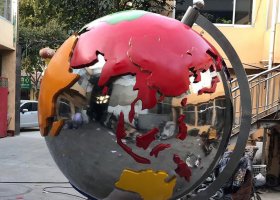 不锈钢彩绘地球仪雕塑
