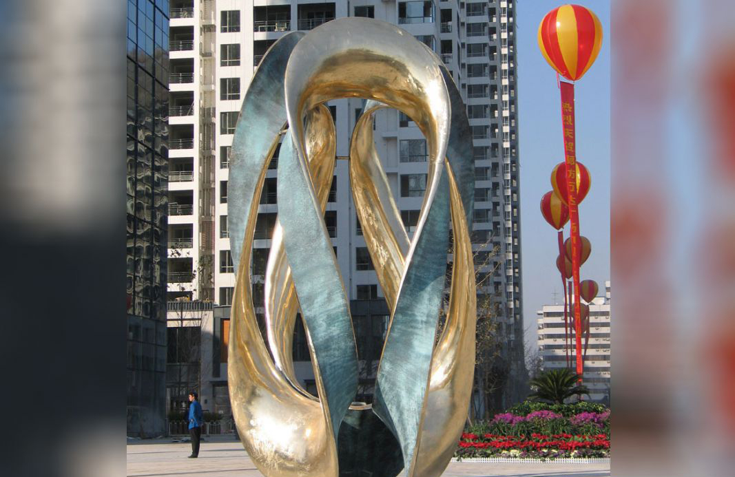 不锈钢抽象广场雕塑图片