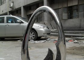 不锈钢抽象镜面圆环雕塑