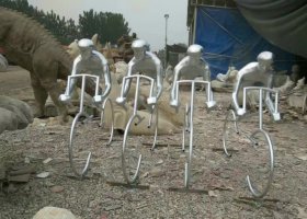 不锈钢广场抽象骑自行车人物雕塑