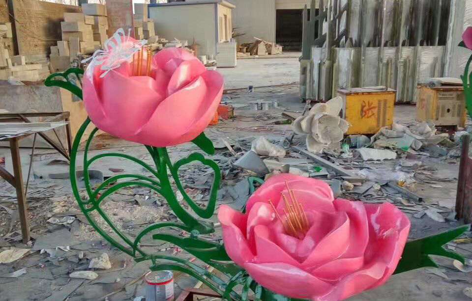 不锈钢牡丹花园林雕塑图片