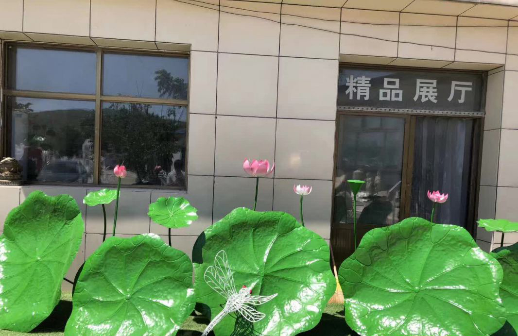不锈钢造型荷叶雕塑图片