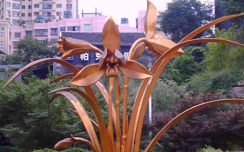 公园不锈钢兰花雕塑图片