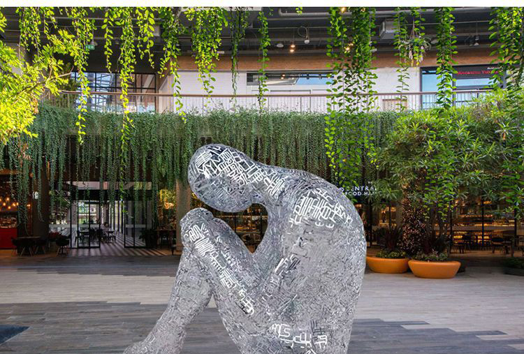 不锈钢户外人物镜面摆件图片
