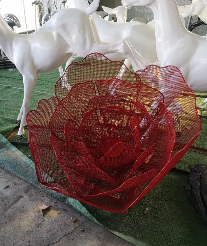 不锈钢花朵广场雕塑图片