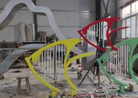 不锈钢镂空鱼雕塑