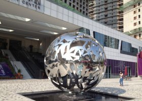 不锈钢镂空球雕塑