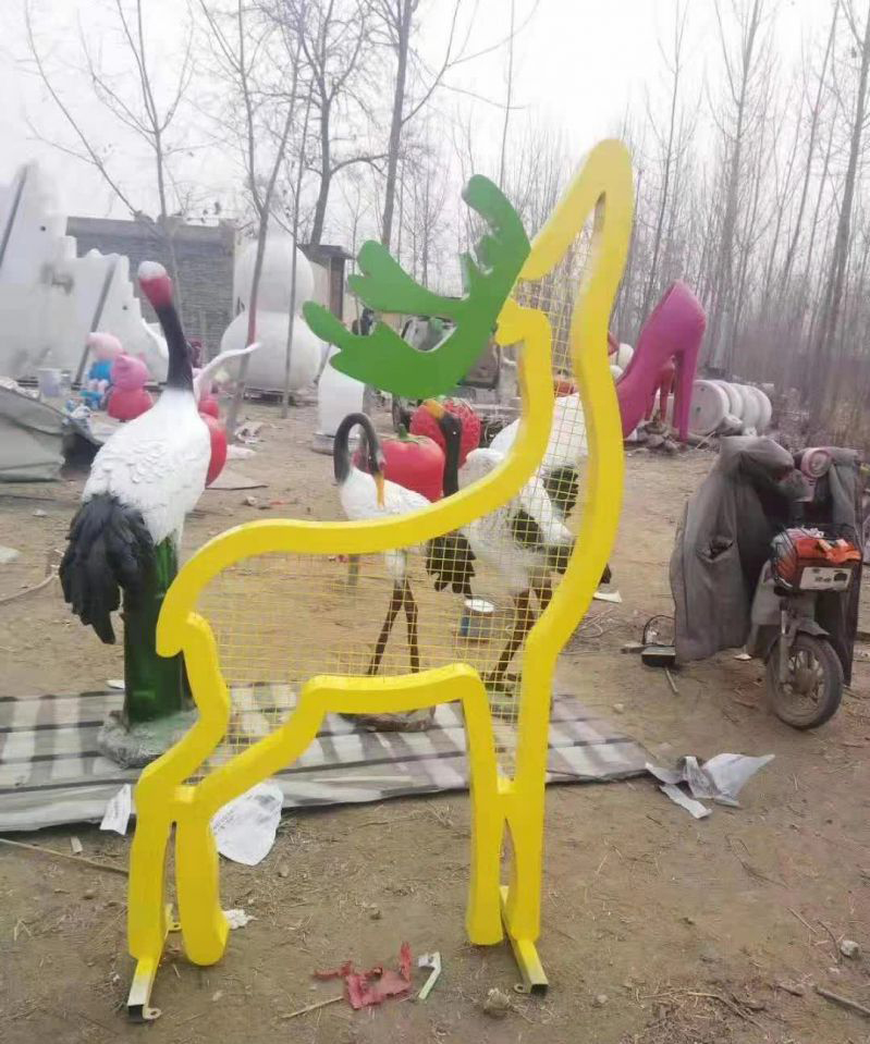 不锈钢园林造型小鹿雕塑图片