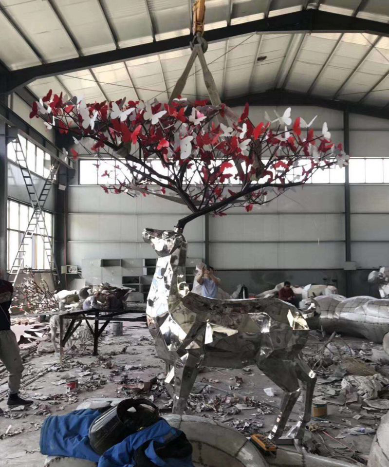 不锈钢公园梅花鹿雕塑图片