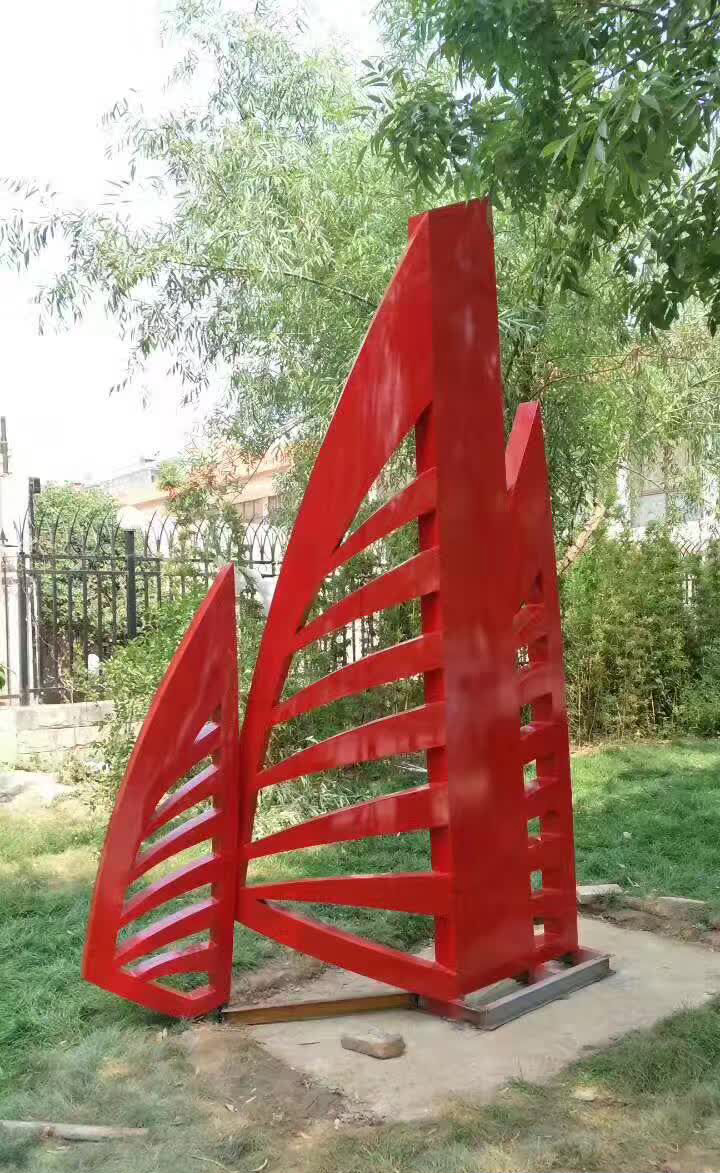不锈钢公园镂空景观雕塑图片