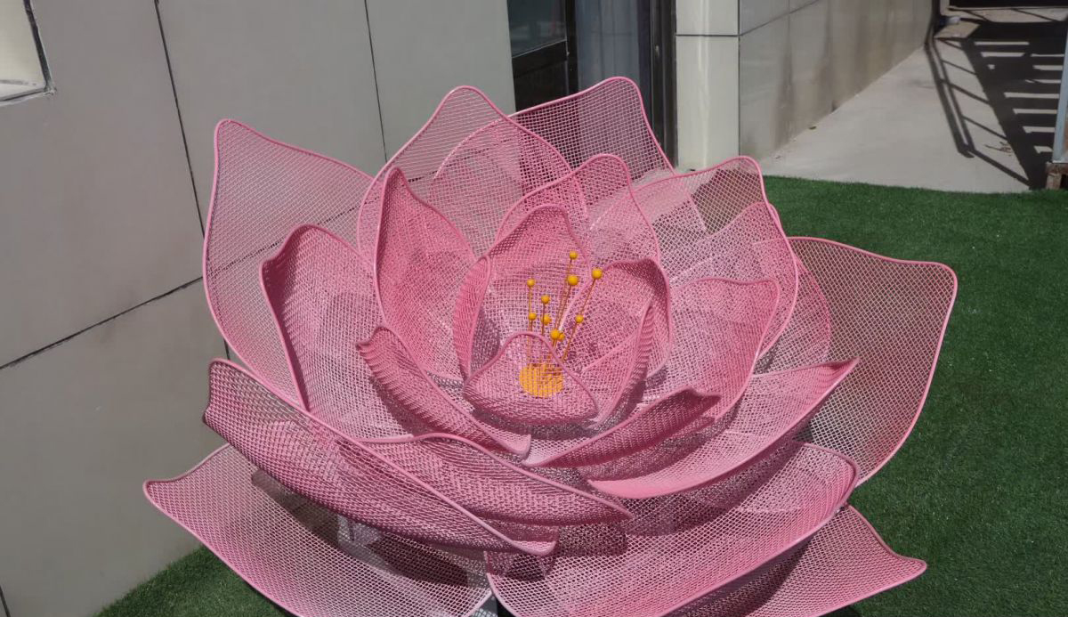 不锈钢荷花雕塑图片
