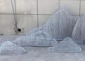 不锈钢镂空假山雕塑
