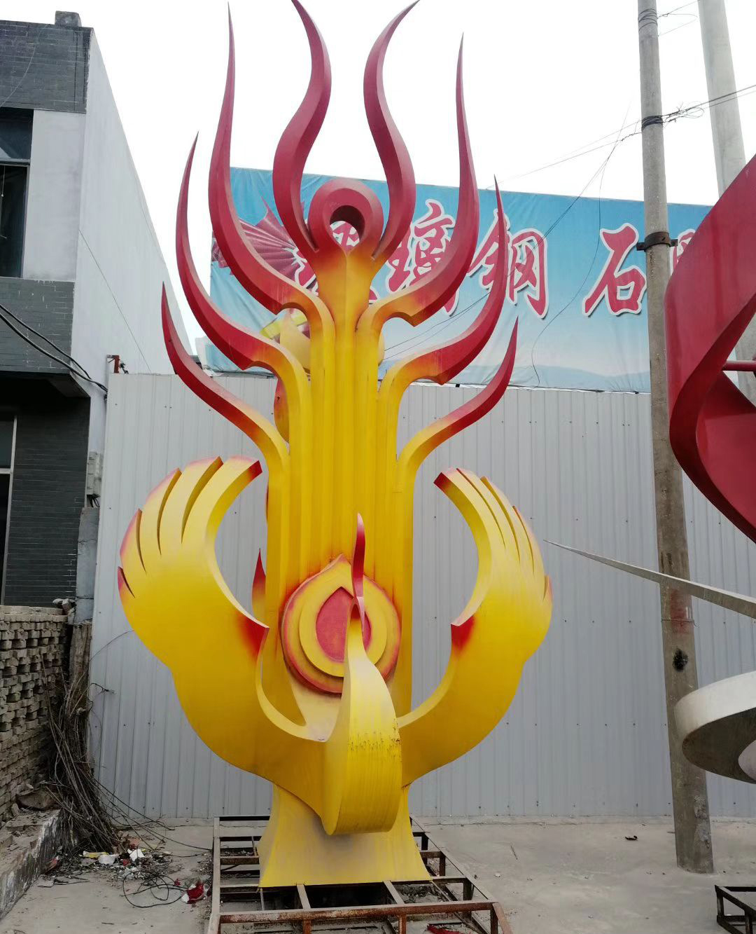 不锈钢彩色凤凰雕塑图片