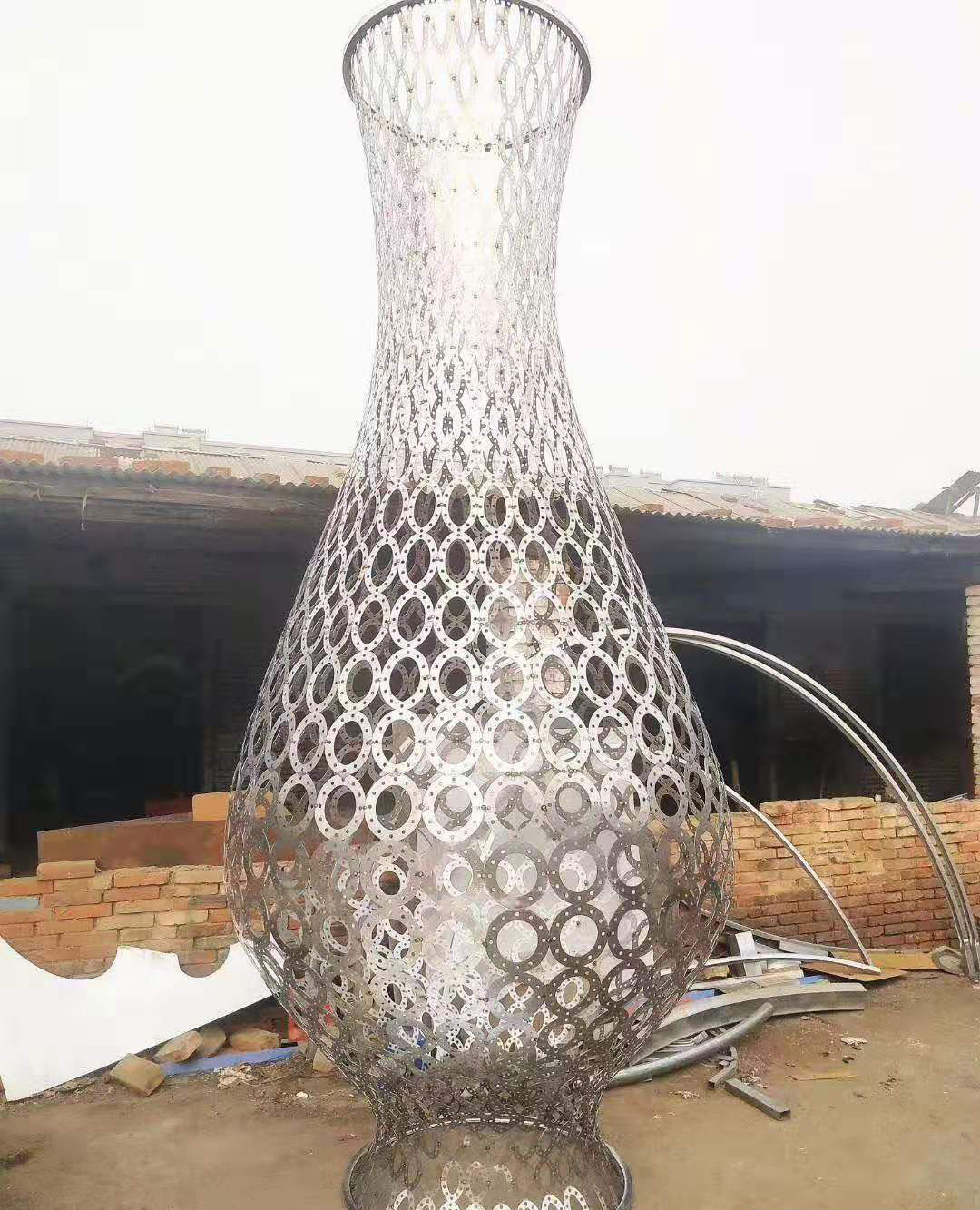 不锈钢镂空花瓶雕塑户外摆件图片