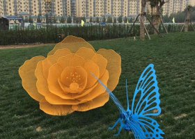 不锈钢镂空玫瑰花和蝴蝶雕塑