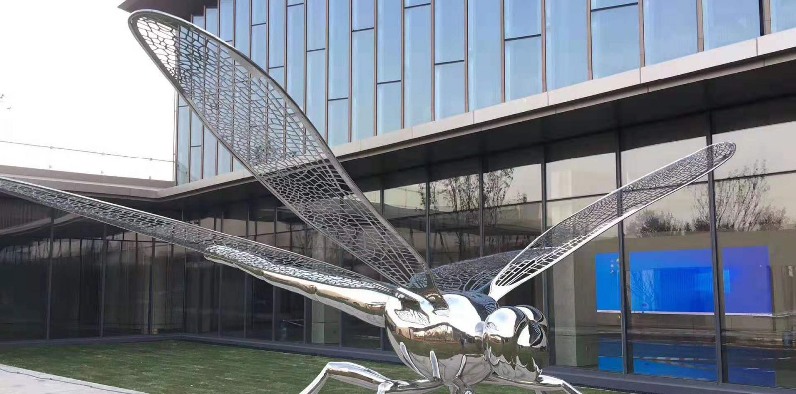 不锈钢蜻蜓雕塑广场动物雕塑户外摆件图片