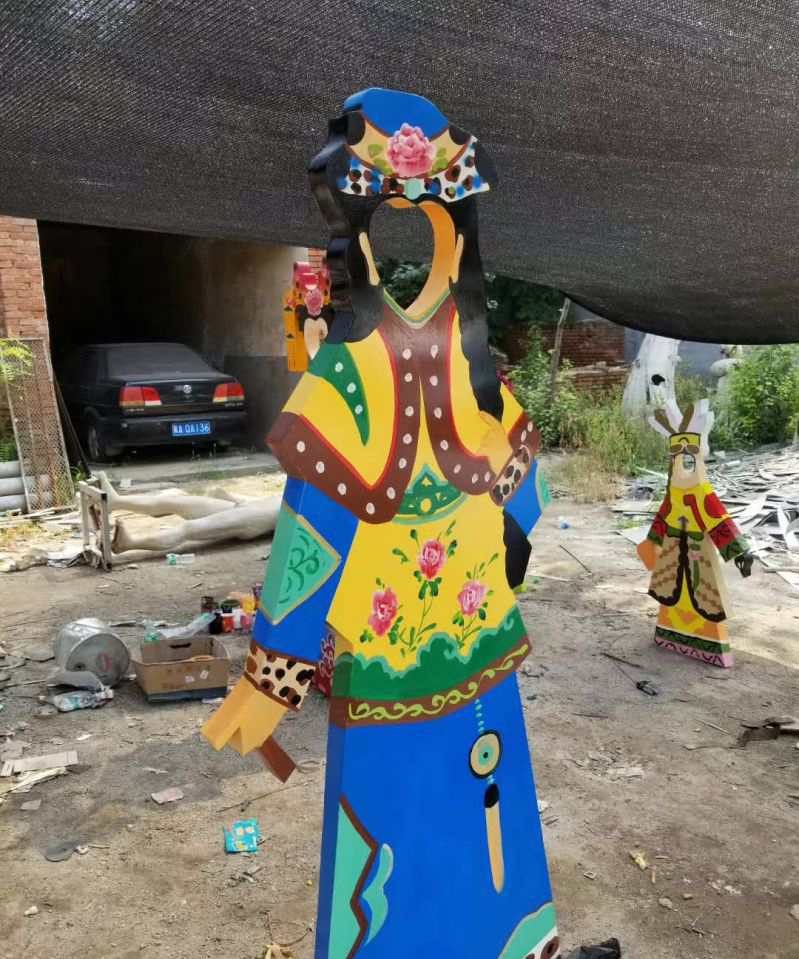城市不锈钢艺术人物雕塑图片