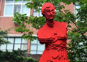 不锈钢抽象维纳斯雕塑街边景观雕塑