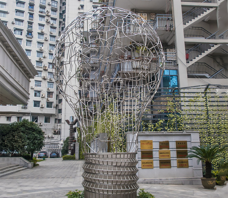 不锈钢灯泡雕塑图片