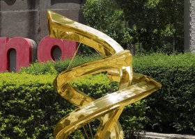 不锈钢钛金时来韵转景观雕塑