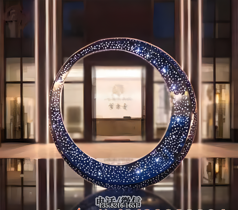 月牙环不锈钢镂空发光月亮雕塑